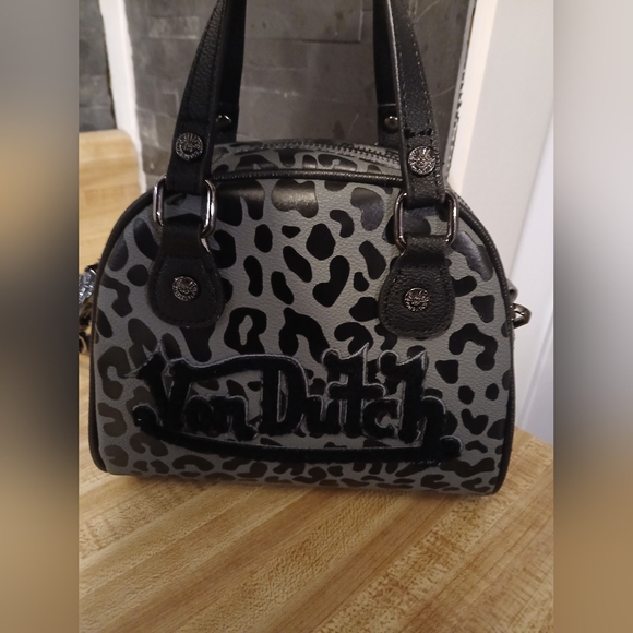 Von Dutch NWT Gray & Black Leopars Mini Tote/ Crossbody - Picture 4 of 9